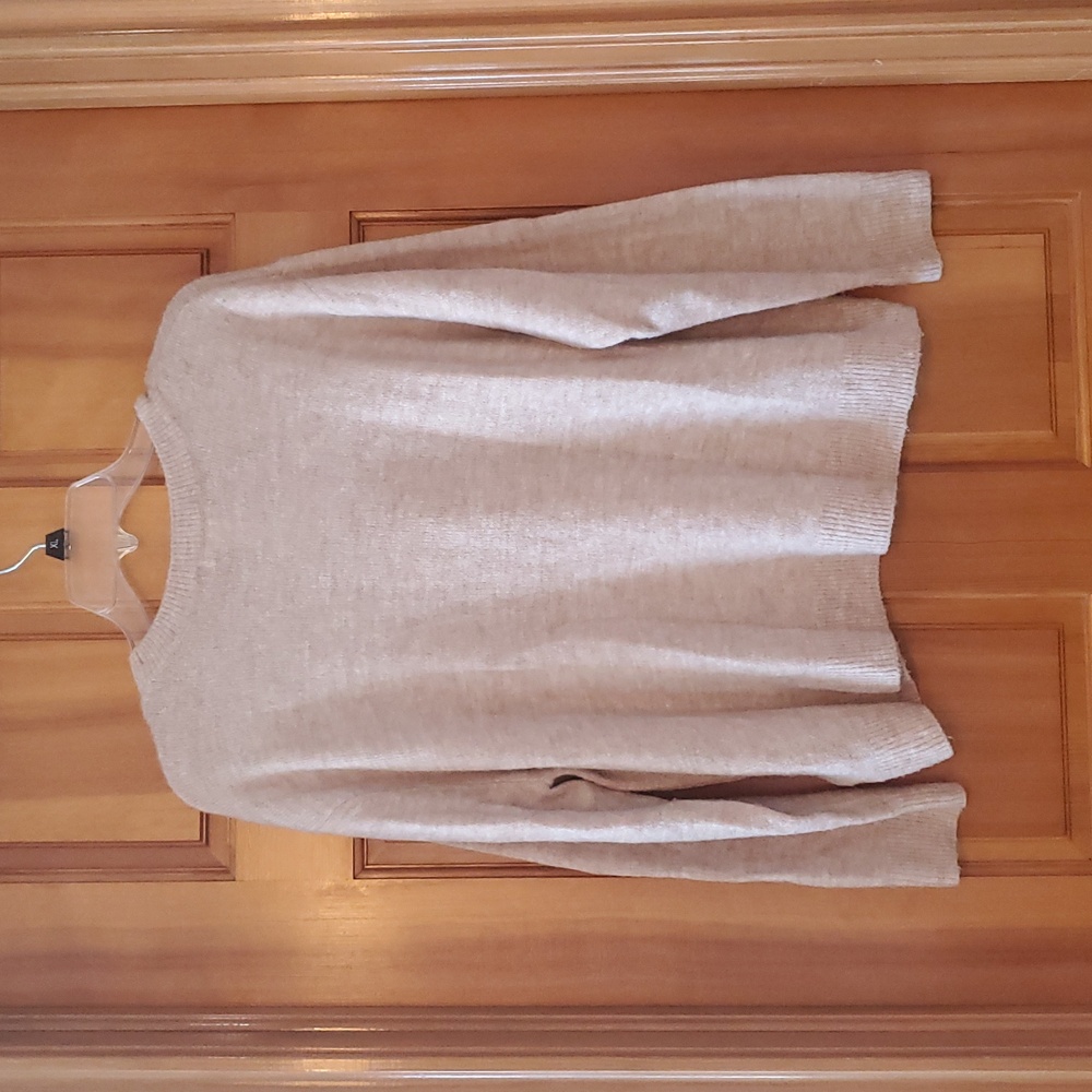 H&M Soft Beige Sweater - Picture 7 of 7